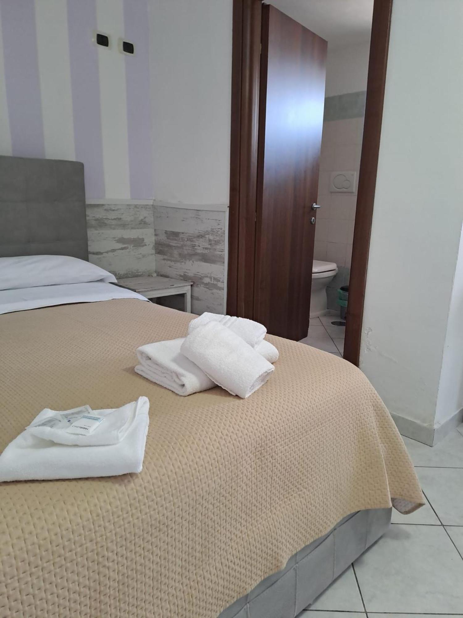 Agriturismo Torre Flavia ลาดิสโปลี ภายนอก รูปภาพ