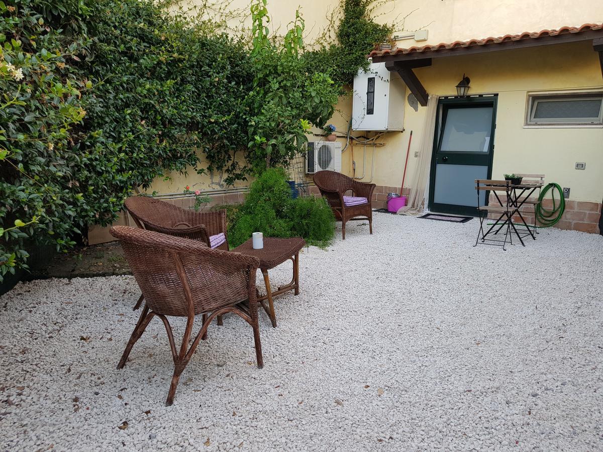 Agriturismo Torre Flavia ลาดิสโปลี ภายนอก รูปภาพ