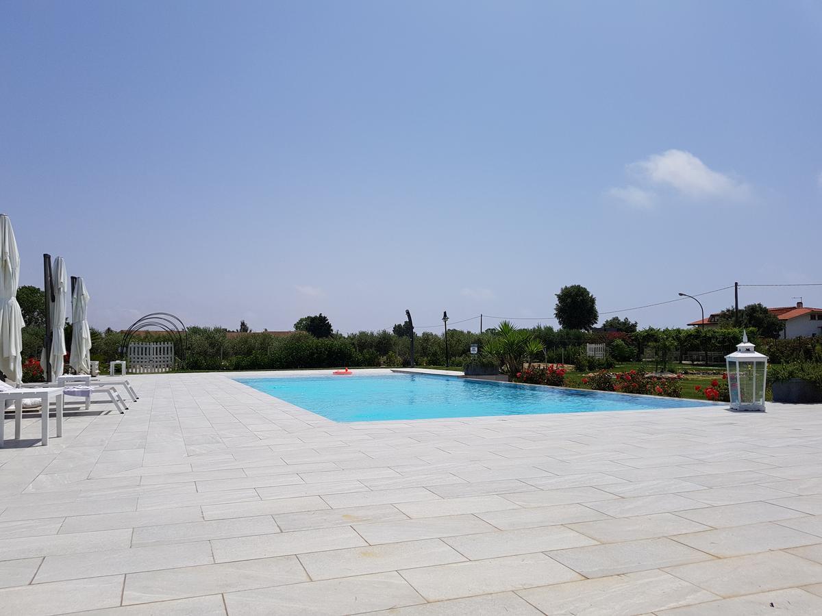Agriturismo Torre Flavia ลาดิสโปลี ภายนอก รูปภาพ