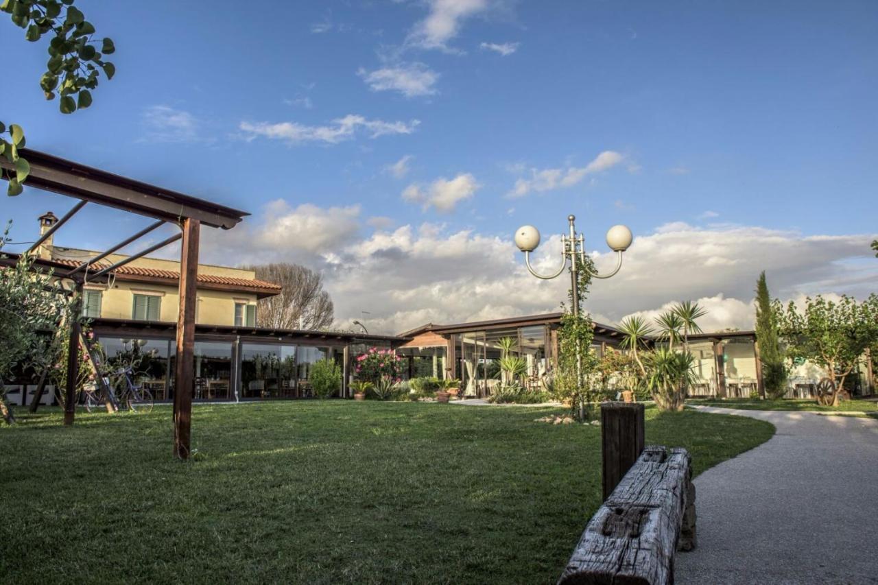 Agriturismo Torre Flavia ลาดิสโปลี ภายนอก รูปภาพ