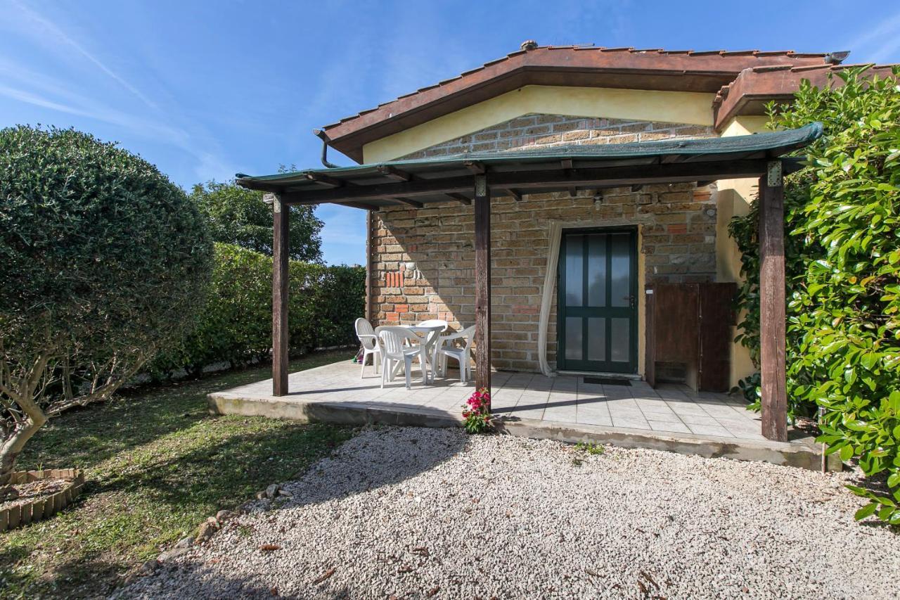 Agriturismo Torre Flavia ลาดิสโปลี ภายนอก รูปภาพ