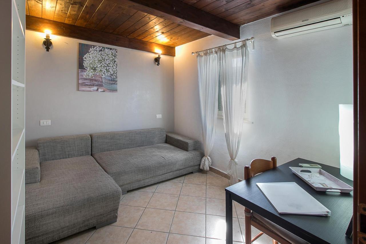 Agriturismo Torre Flavia ลาดิสโปลี ภายนอก รูปภาพ